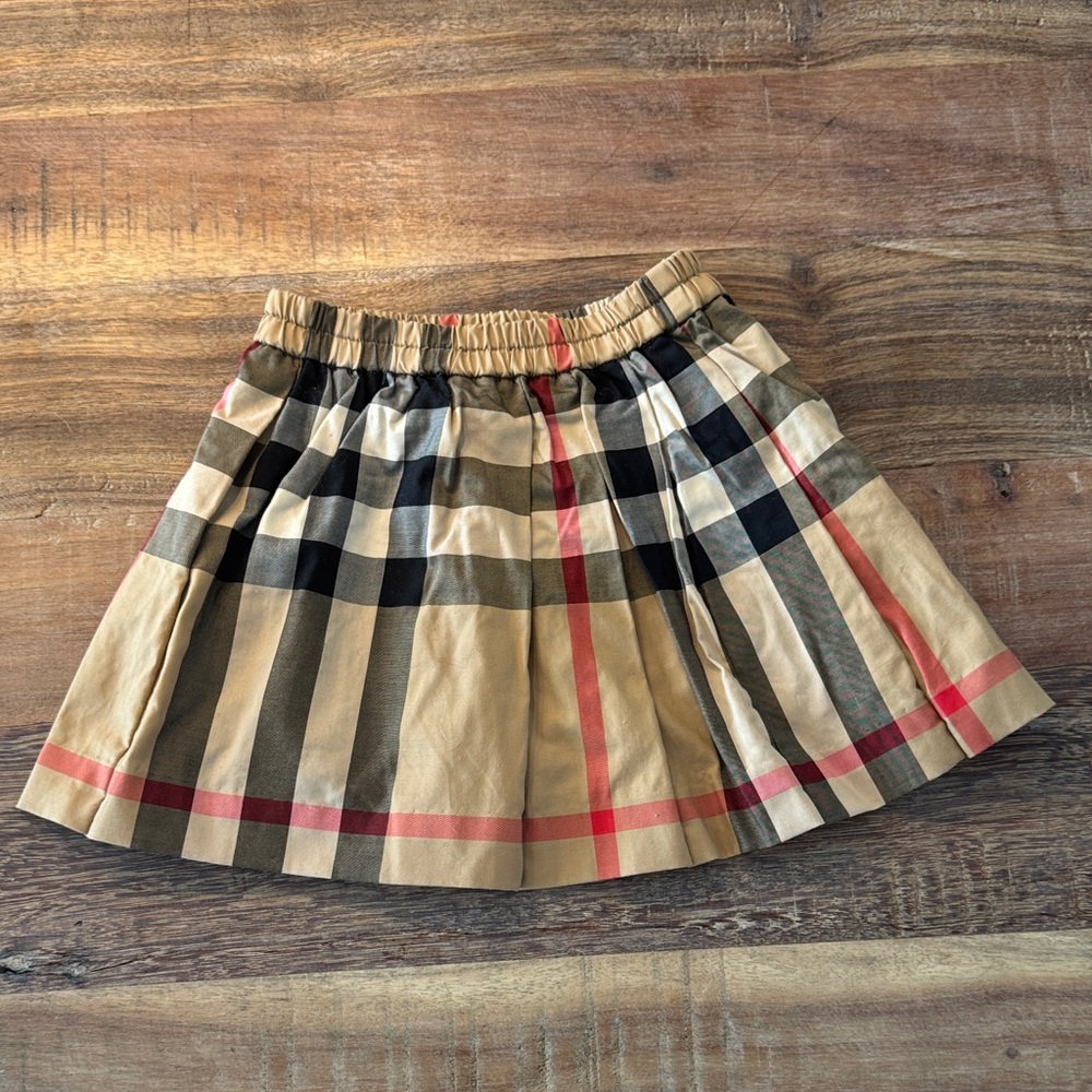 Burberry Beige and Red Pleated Skirt